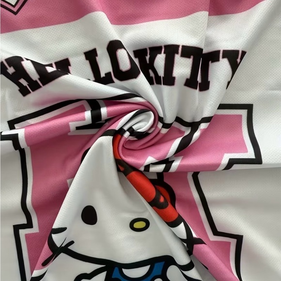 Hello Kitty Graphic Short Sleeve Tee size 9-10 years - Picture 3 of 5